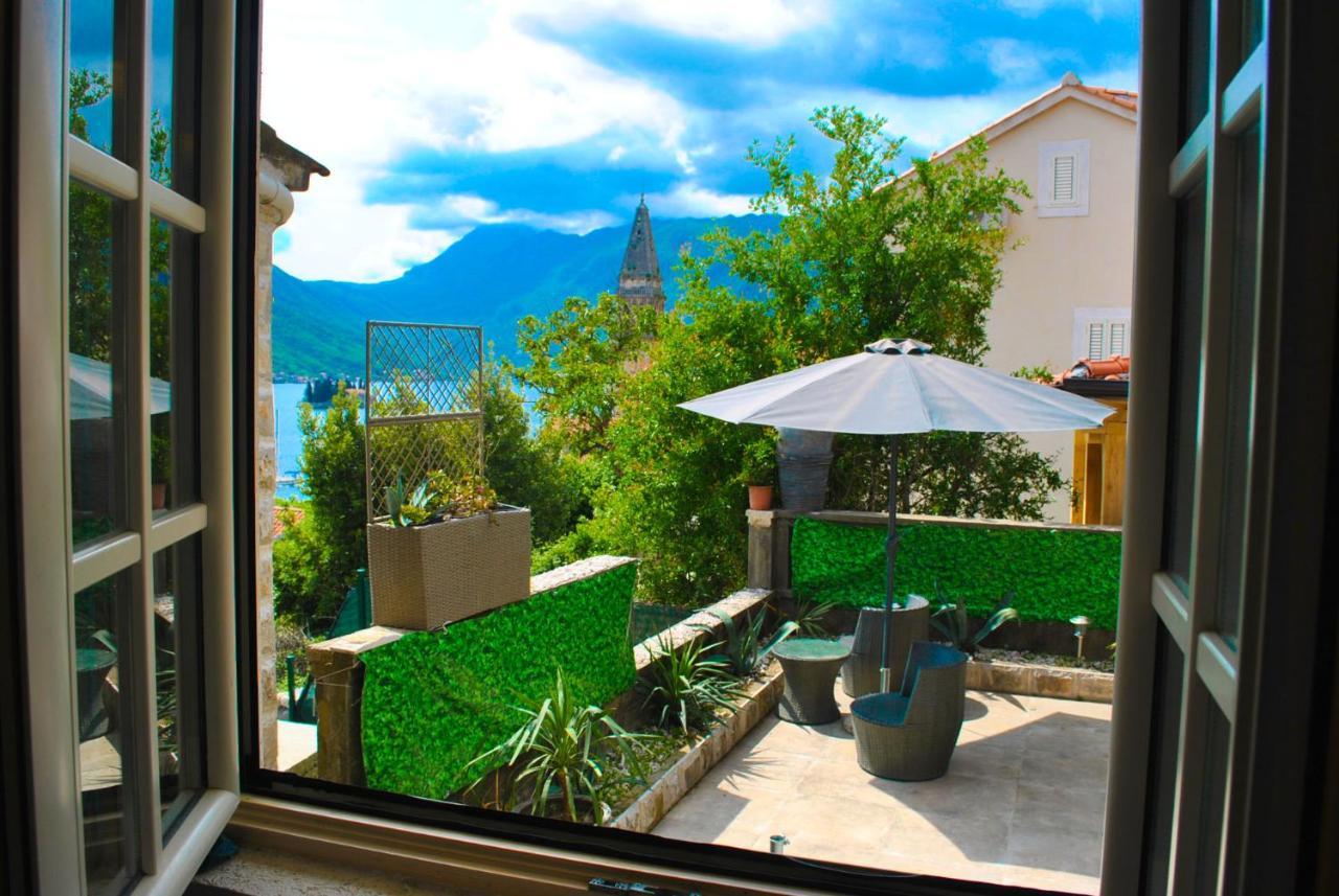 Apartment Mediterraneo Seagull Пераст Екстер'єр фото